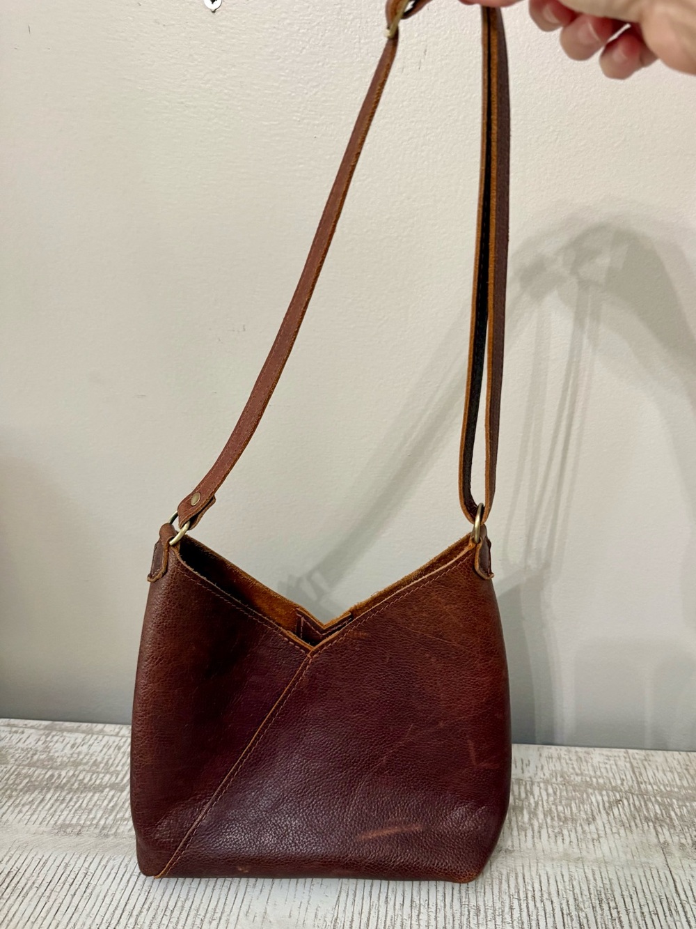 Portland Leather Small Naomi Shoulder Bag in Nutmeg - Picture 3 of 12